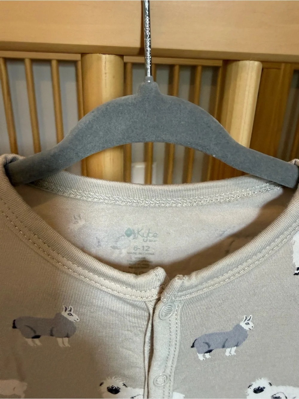 Kyte Baby 6-12M Sleeveless Romper in Lamb (EUC)